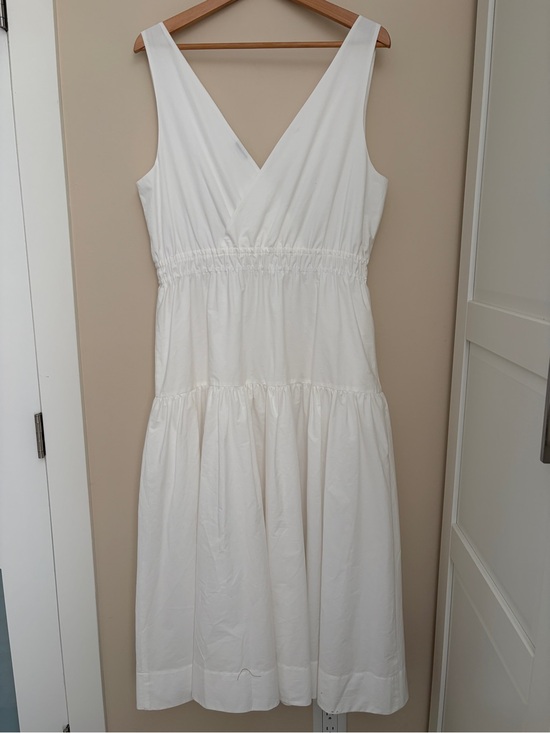 Babaton Dresses & Skirts - Babaton White Sleeveless V-Neck Midi Dress